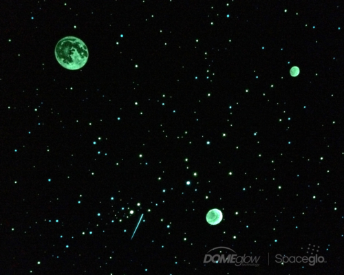 Měsíc, planety, meteor a tisíce hvězdiček Spaceglo nad hlavou
